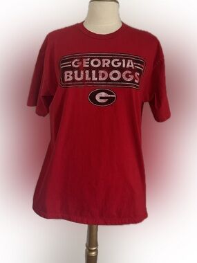Men’s short-sleeved UGA T-shirt!